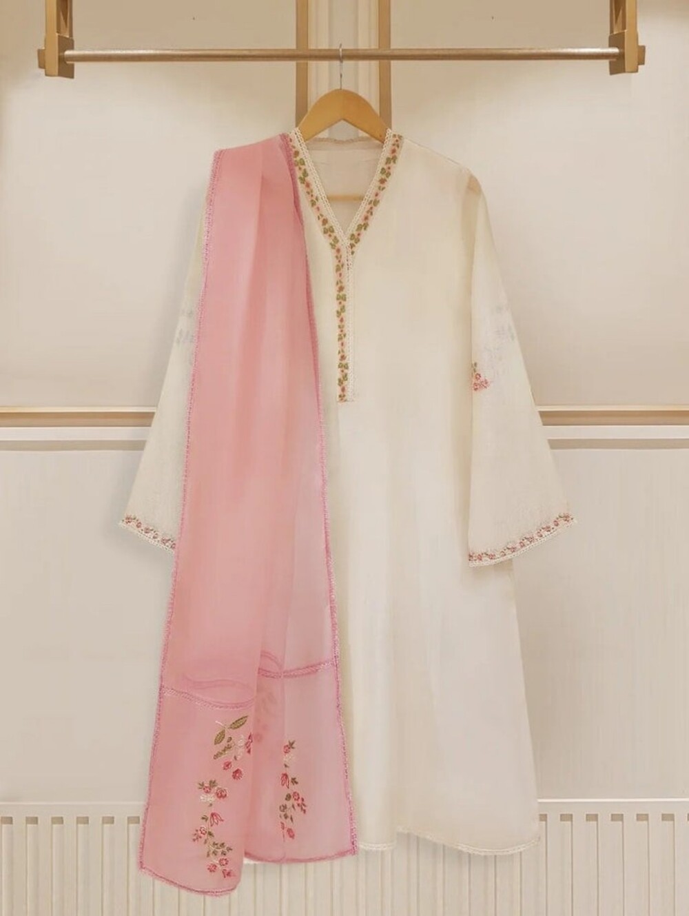 Agha Noor Embroidered Shirt with Pink Organza Dupatta and White Trouser Size (M)